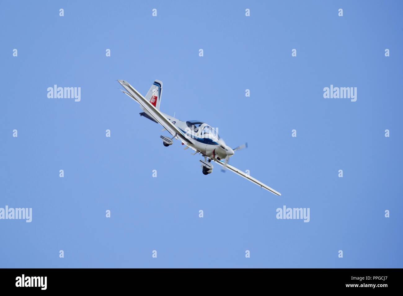 Royal Air Force Grob Tutor T1 esecuzione alla battaglia di Airshow di Gran Bretagna all'IWM Duxford il 23 settembre 2018 Foto Stock