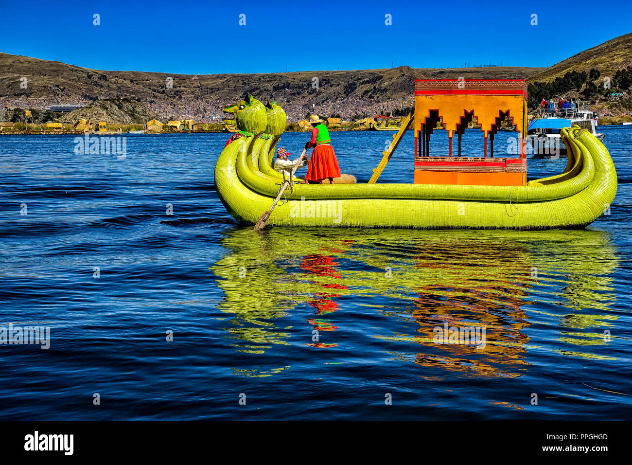 Tradizionale barca reed,Uros Isola Lago Titicaca Foto Stock