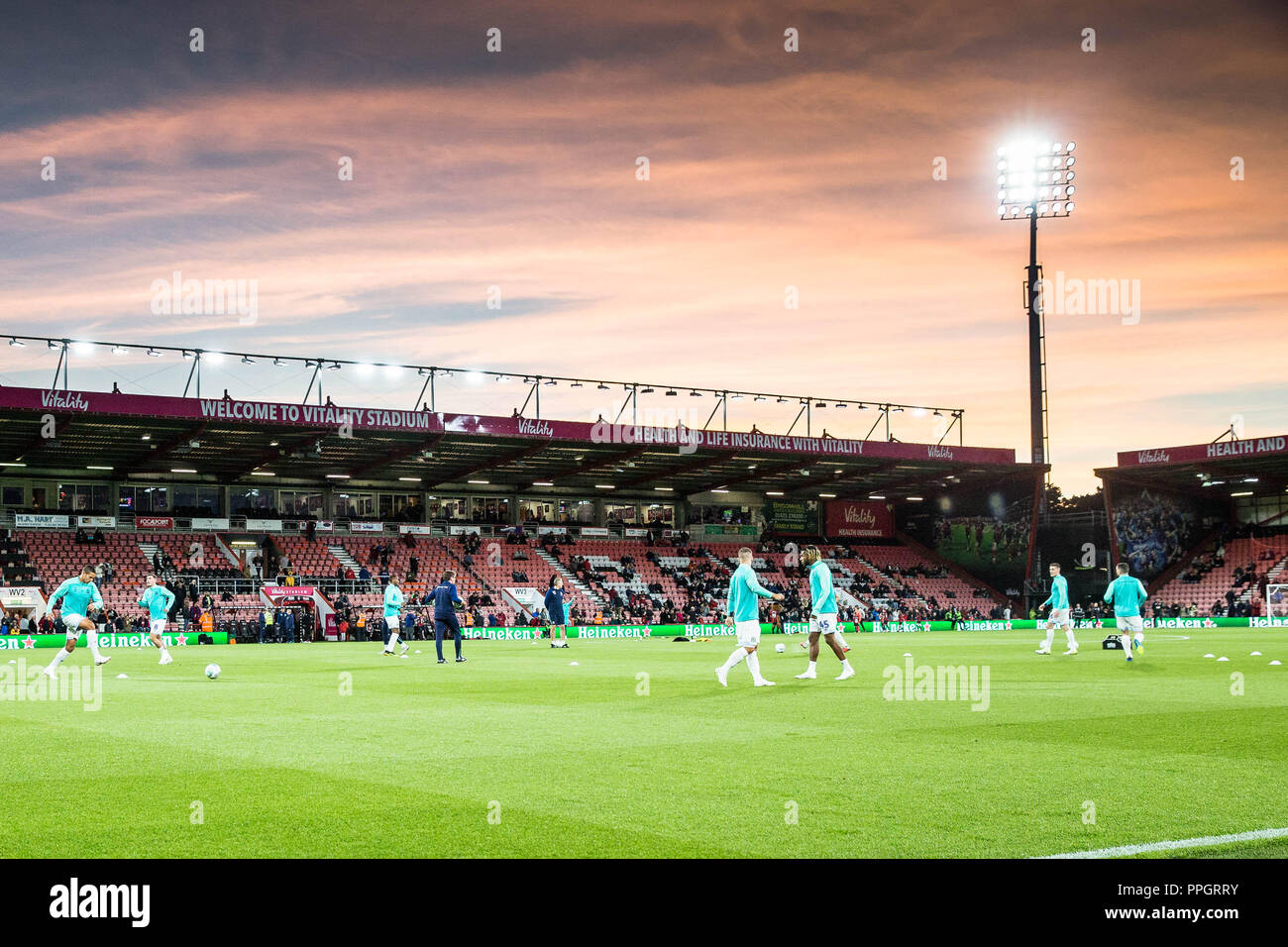 Bournemouth, Regno Unito. Il 25 settembre 2018. Blackburn Rovers warm up per l EFL Coppa Carabao 1/16-match finale tra AFC Bournemouth e Blackburn Rovers presso la vitalità Stadium, Bournemouth, Inghilterra il 25 settembre 2018. Foto di Simon Carlton. Solo uso editoriale, è richiesta una licenza per uso commerciale. Nessun uso in scommesse, giochi o un singolo giocatore/club/league pubblicazioni. Credit: UK Sports Pics Ltd/Alamy Live News Foto Stock