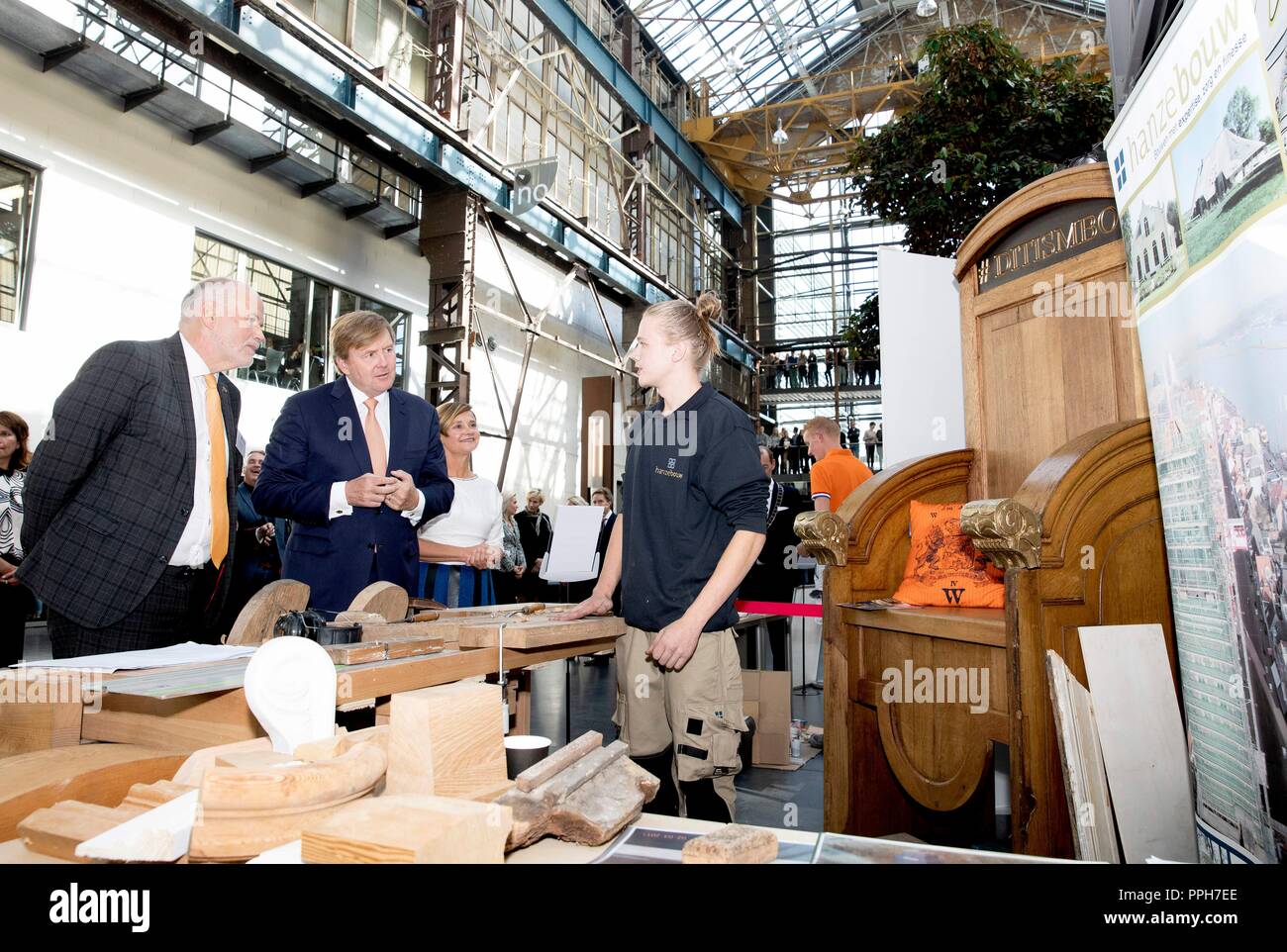 Hengelo, Paesi Bassi. 26 Sep, 2018. Re Willem-Alexander dei Paesi Bassi al De Gieterij van het ROC Twente in Hengelo, il 26 settembre 2018, per partecipare alla conferenza annuale di organizzazione in rete De Maatschappij in occasione del suo centocinquantesimo anniversario come una tecnologia fotografica città : Albert Nieboer/ Paesi Bassi OUT/point de vue OUT | Credit: dpa/Alamy Live News Foto Stock