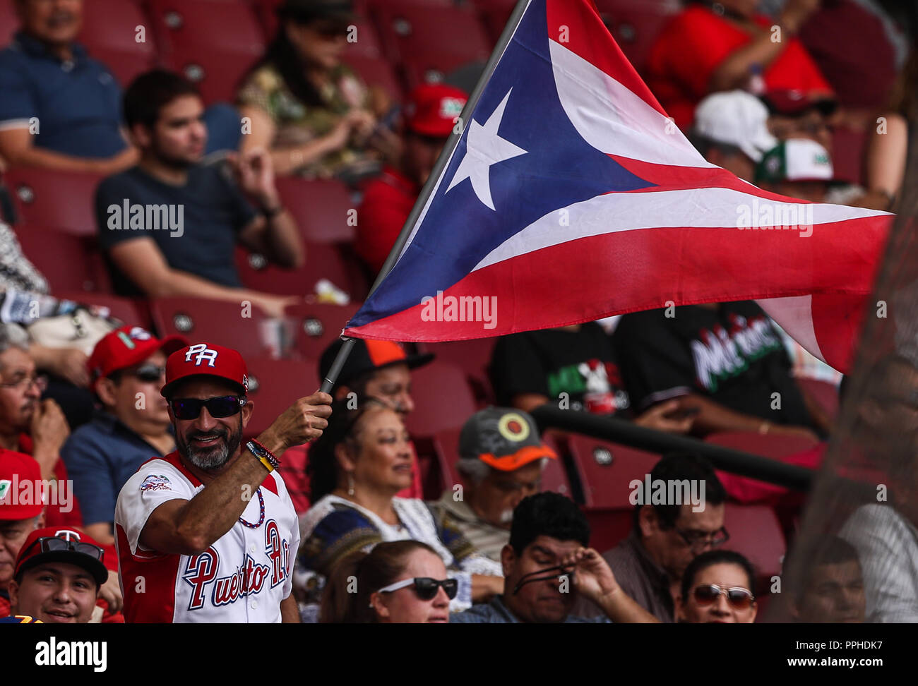 Aficion de Puerto Rico , duranti el partido de beisbol de la Serie del Caribe entre Republica Dominicana vs Puerto Rico en el Nuevo Estadio de los per Foto Stock