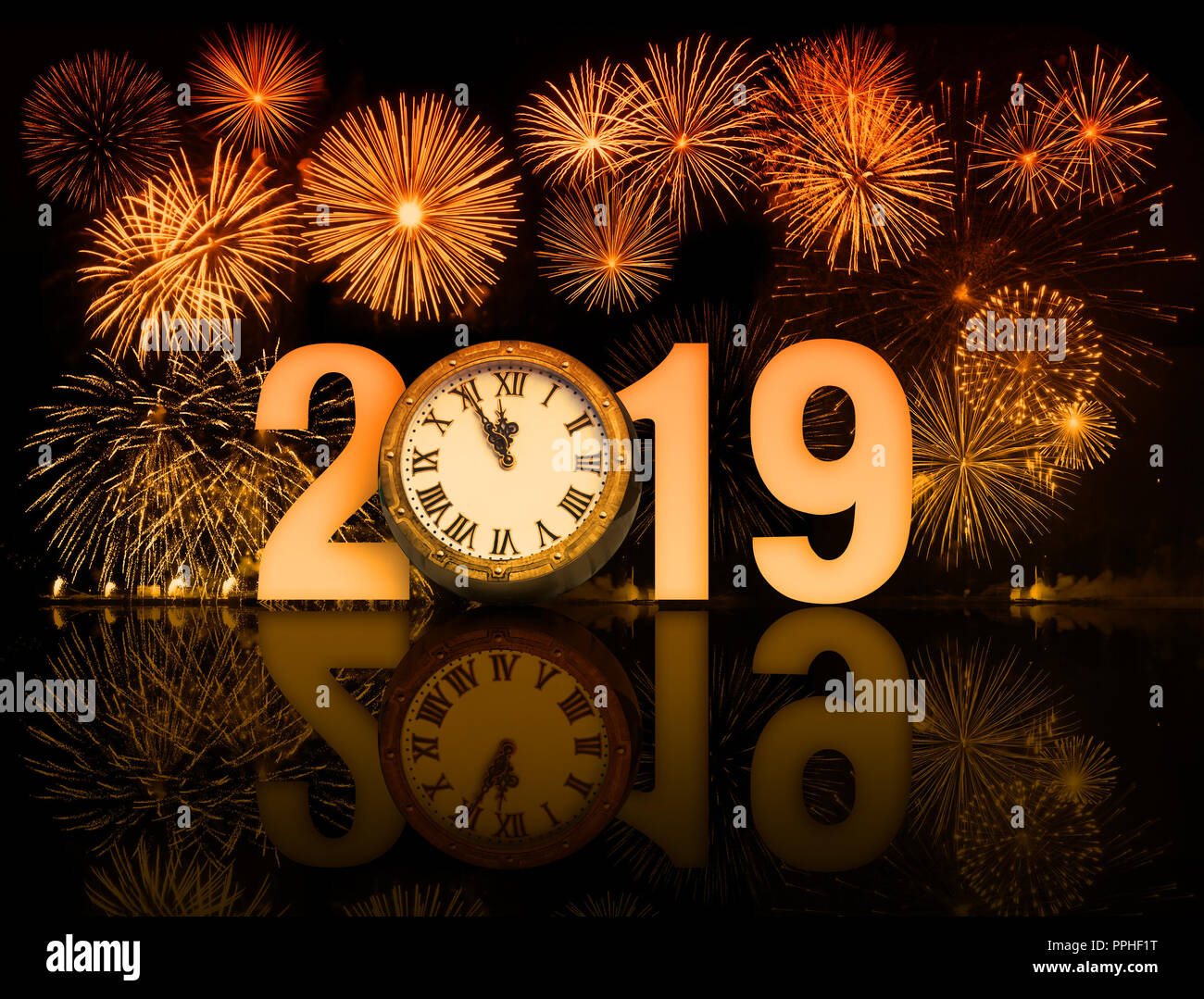 Anno Nuovo 2019 fuochi d'artificio con orologio Foto Stock