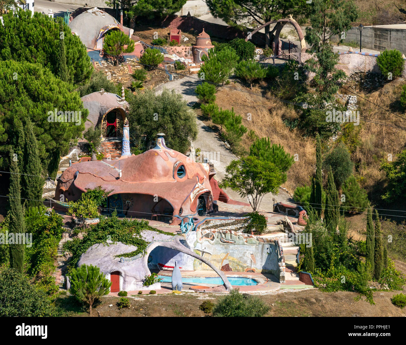 Insolito stile Gaudi casa con piscina, Archez, Mudejar route, Axarquia, Andalusia, Spagna Foto Stock