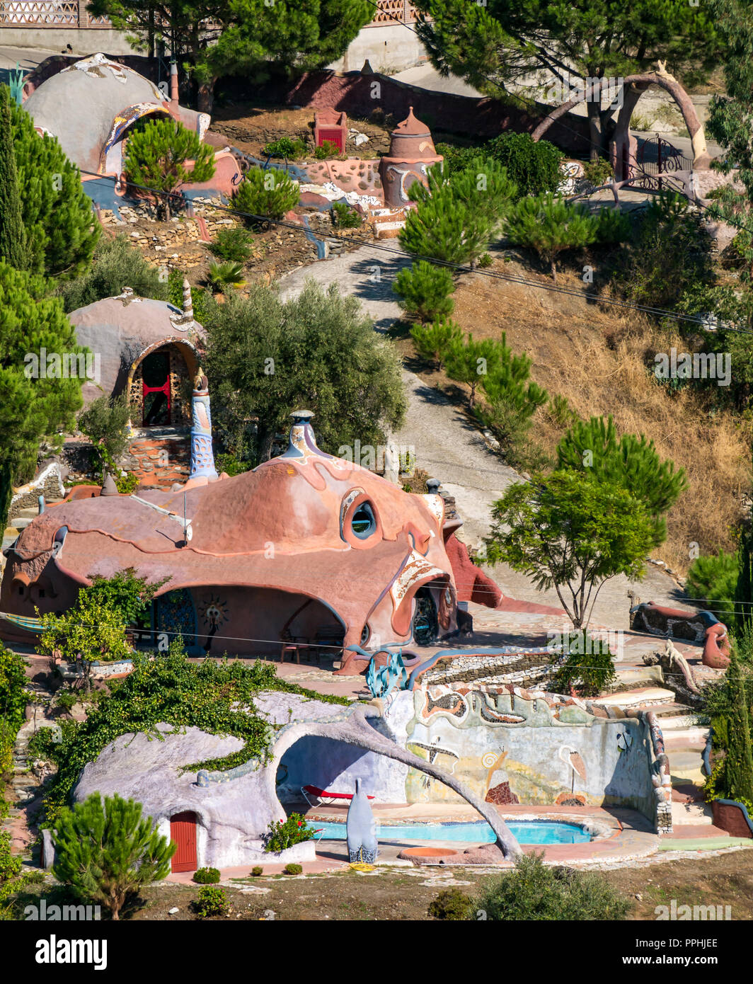 Insolito stile Gaudi casa con piscina, Archez, Mudejar route, Axarquia, Andalusia, Spagna Foto Stock