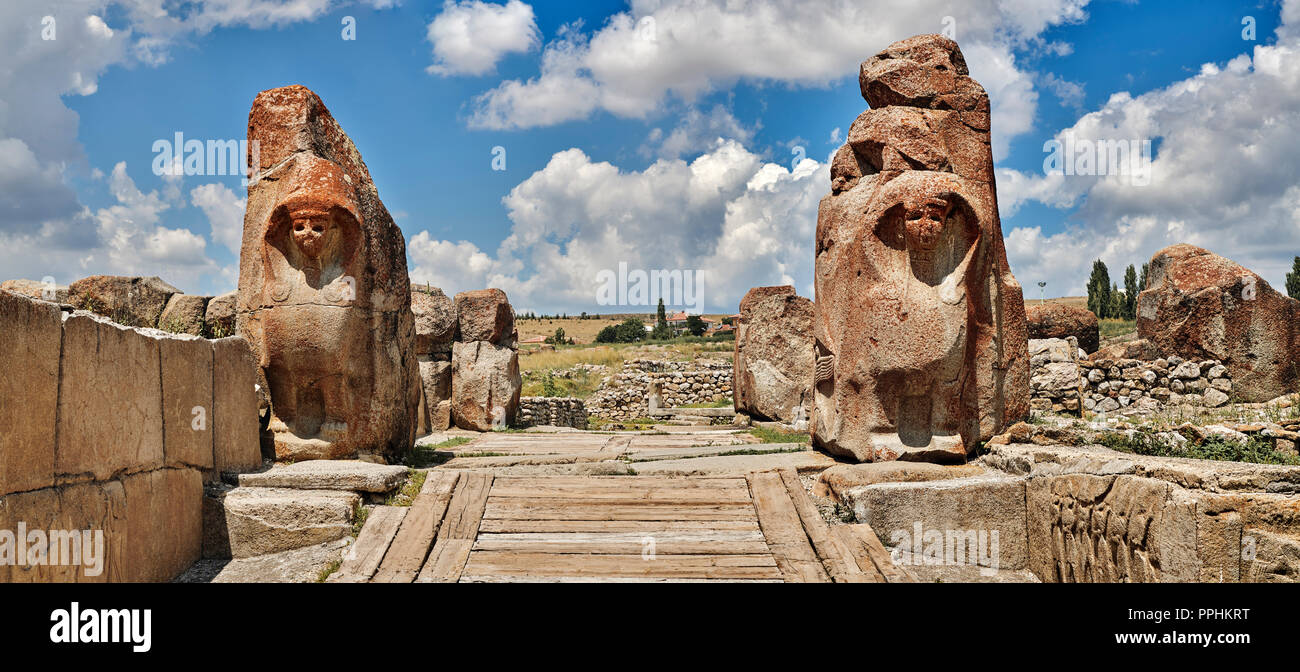 Le foto e le immagini della sfinge porta Hittita scultura, Alaca Hoyuk (Alacahoyuk) Hittita sito archeologico Alaca, Çorum Provincia, Turchia, anche sapere Foto Stock