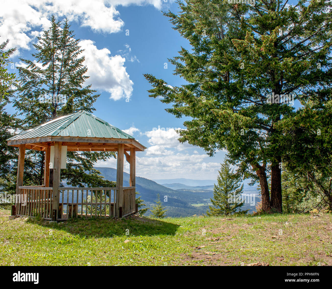 Lookout Gazebo sulla montagna di Embleton in Kamloops, British Columbia Foto Stock