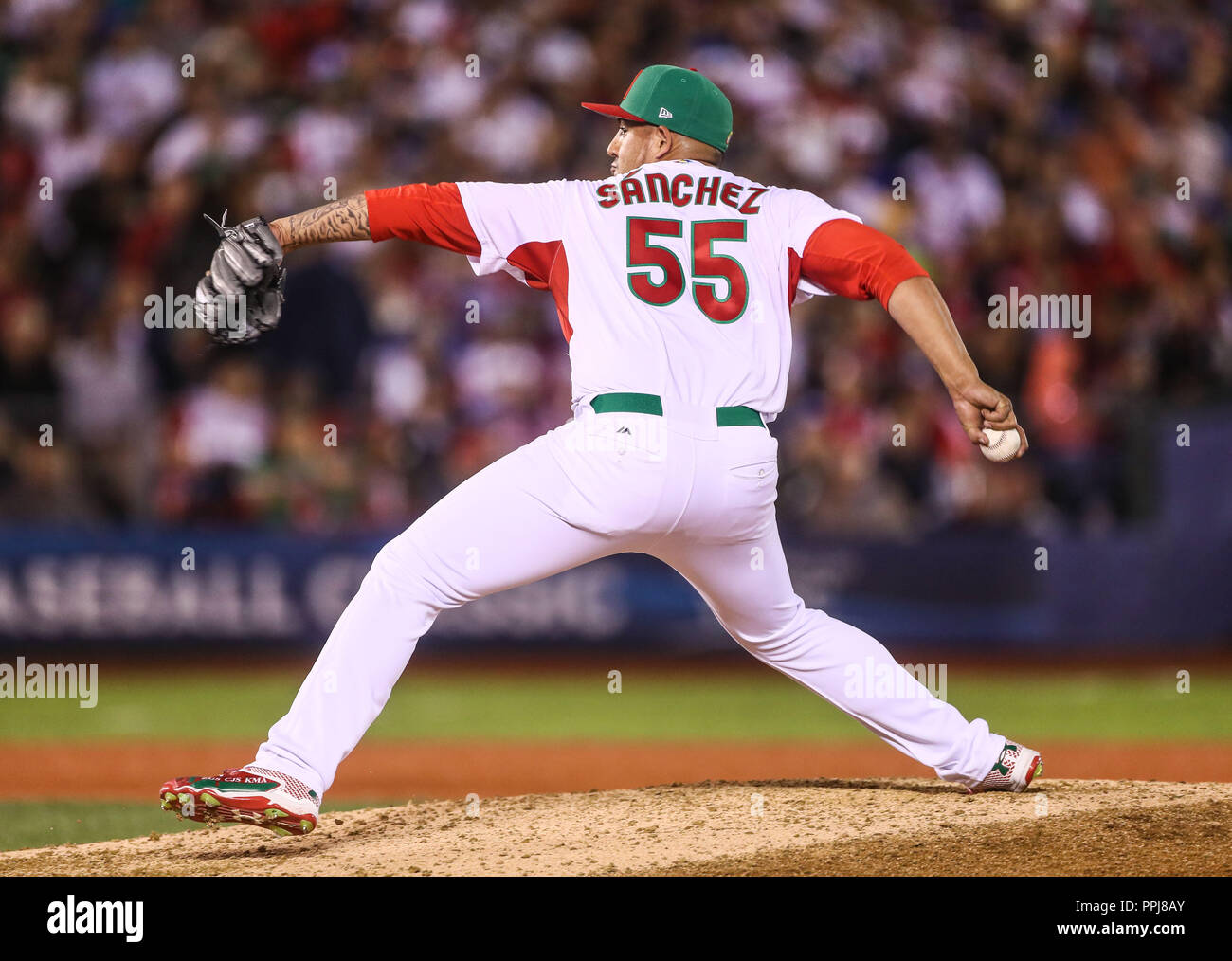 Giacobbe Sanchez brocca relevo por Messico en el quinto inning, duranti el partido entre Messico vs Puerto Rico, World Baseball Classic en estadio Charros Foto Stock