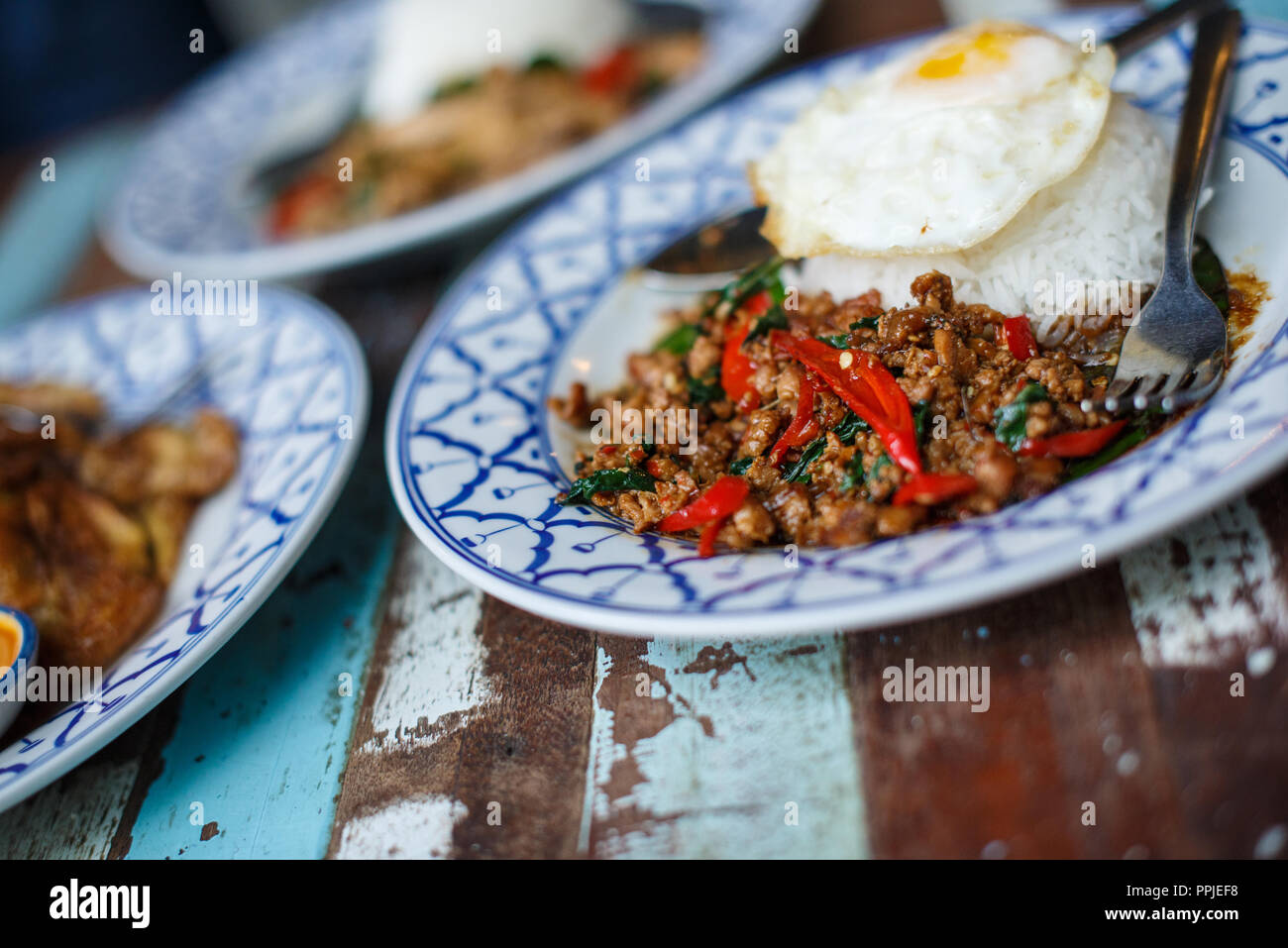 Fotografia di cibo locale di cucina thailandese e cibo di strada stretta fino Foto Stock