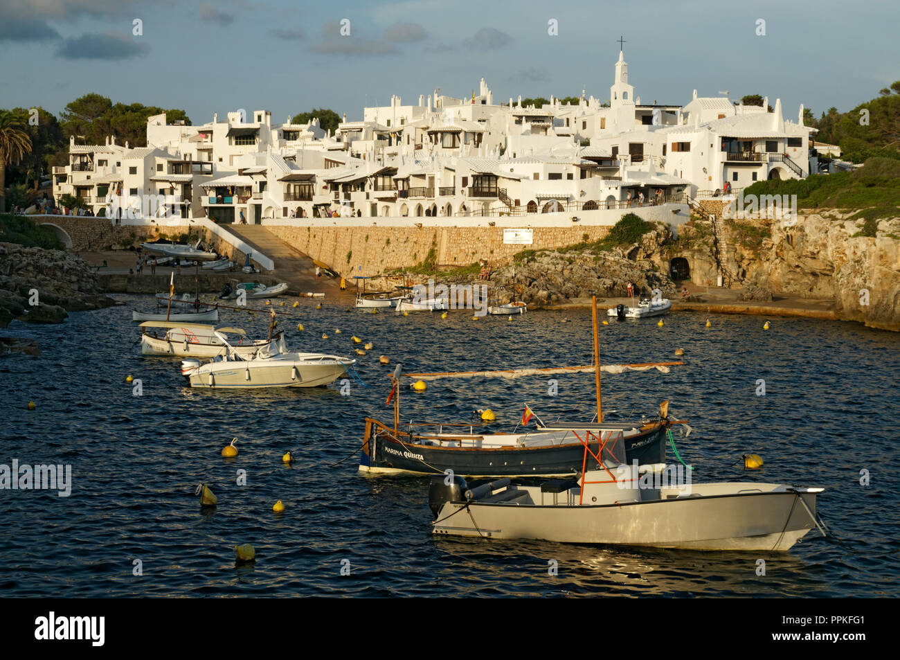 Il villaggio di pescatori di Binibeca, Menorca, isole Baleari, Spagna. Foto Stock