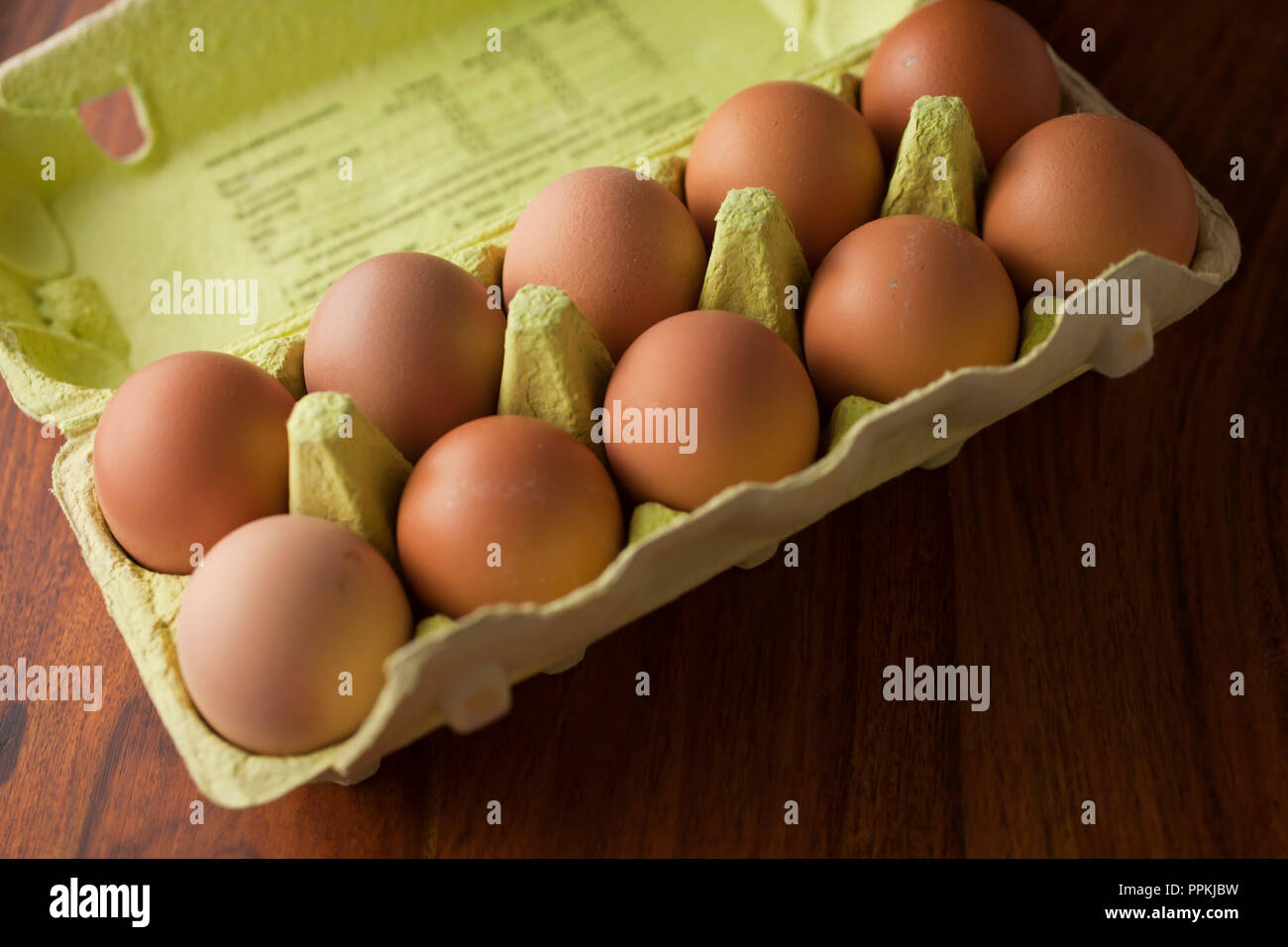 Villaggio le uova nella casella Foto Stock