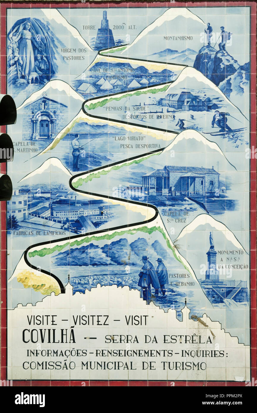 Il vecchio le informazioni sul turismo in piastrelle di ceramica pannello. Covilhã, Portogallo Foto Stock