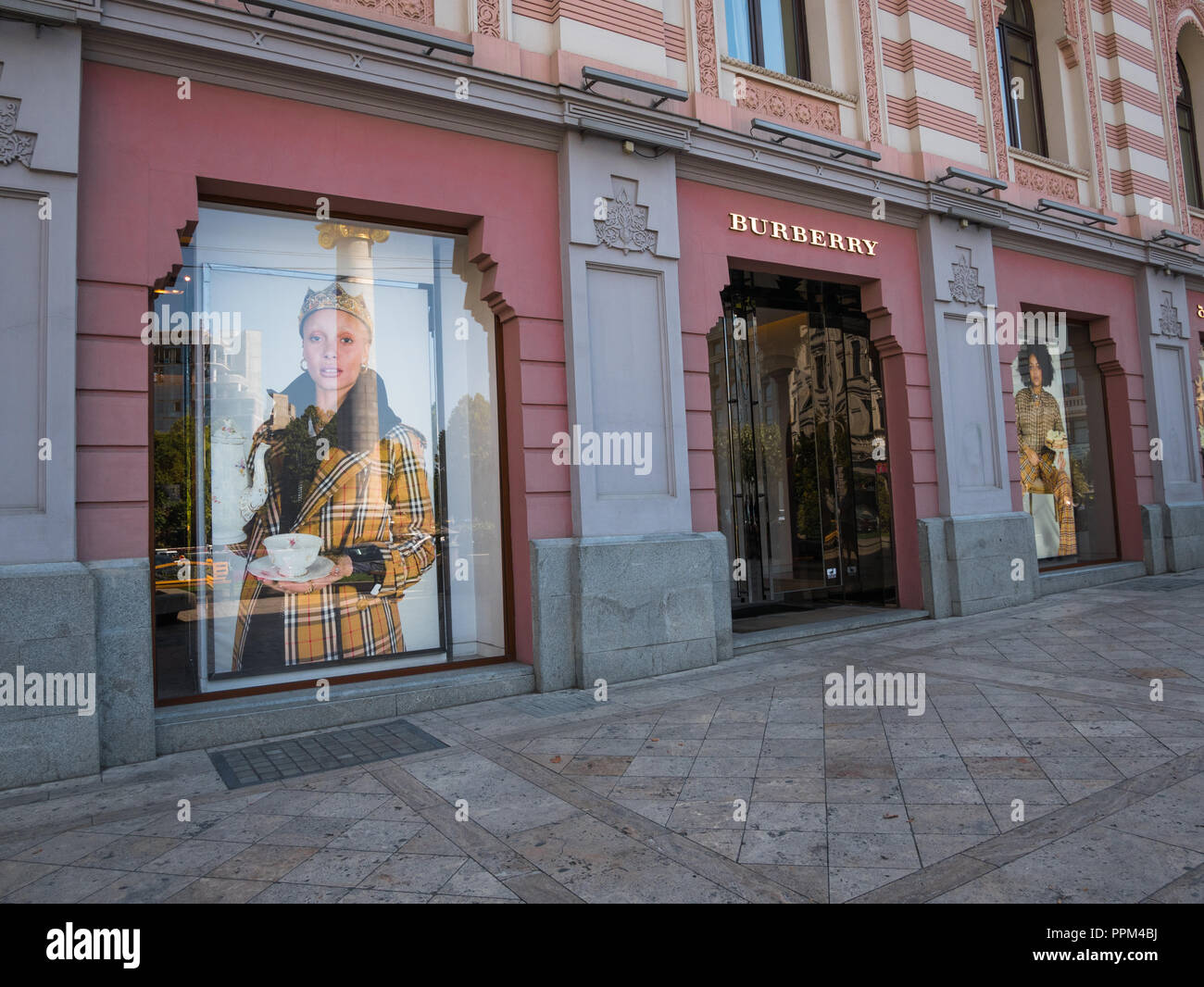 Il Burberry store retail in Piazza della Libertà, Tbilisi, Georgia. Foto Stock