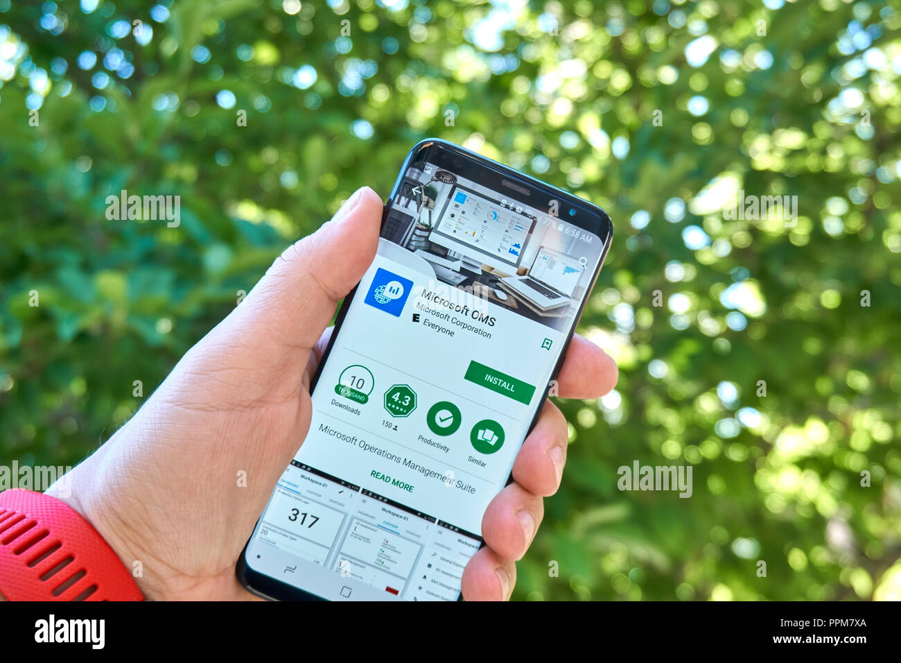 MONTREAL, Canada - 28 agosto 2018: Microsoft OMS app Android sul Samsung s8 schermo. Foto Stock