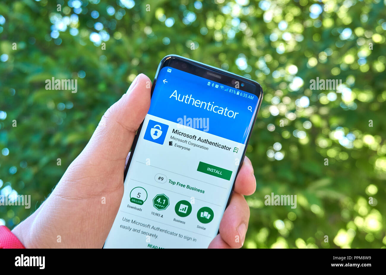 MONTREAL, Canada - 28 agosto 2018: autenticatore Microsoft app Android sul Samsung s8 schermo. Foto Stock