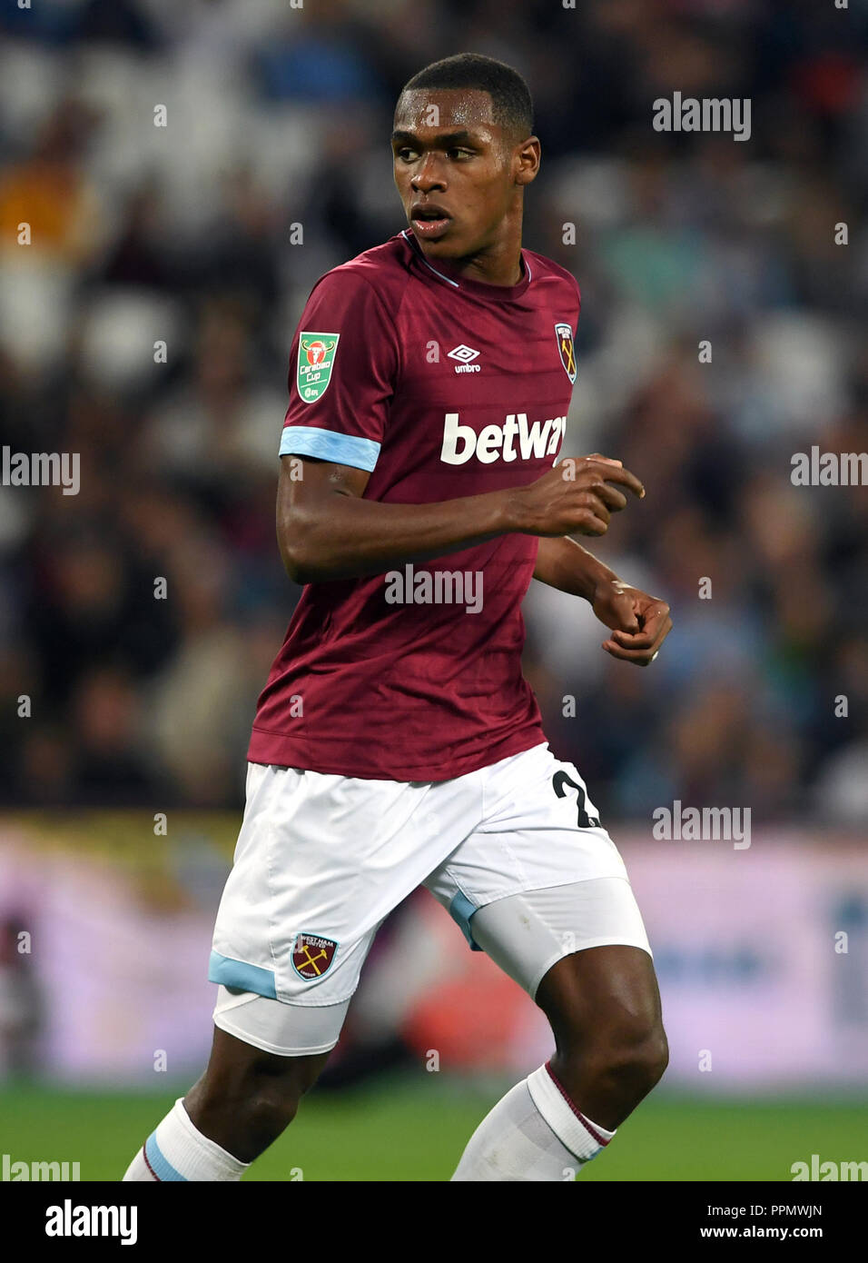 West Ham United's Issa Diop durante la Carabao Cup, terza partita allo stadio di Londra. PREMERE ASSOCIAZIONE foto. Data immagine: Mercoledì 26 settembre 2018. Vedi storia della PA CALCIO West Ham. Il credito fotografico dovrebbe essere: Joe Giddens/PA Wire. RESTRIZIONI: Nessun utilizzo con audio, video, dati, elenchi di apparecchi, logo di club/campionato o servizi "live" non autorizzati. L'uso in-match online è limitato a 120 immagini, senza emulazione video. Nessun utilizzo nelle scommesse, nei giochi o nelle pubblicazioni di singoli club/campionati/giocatori. Foto Stock