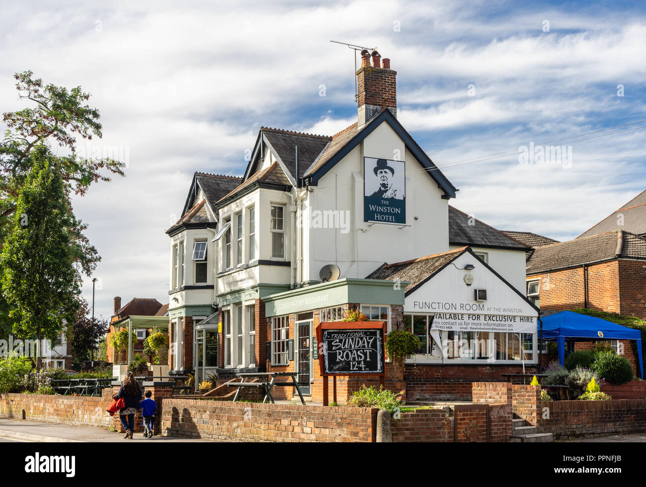 Il Winston Churchill Hotel e Pub lungo la strada gli arcieri in Southampton, England, Regno Unito Foto Stock