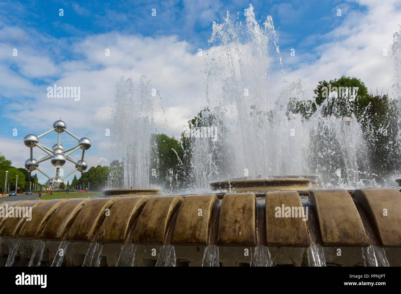 L'Atomium, un edificio di Bruxelles in Belgio originariamente costruito per il 1958 Bruxelles della fiera del mondo. Foto Stock