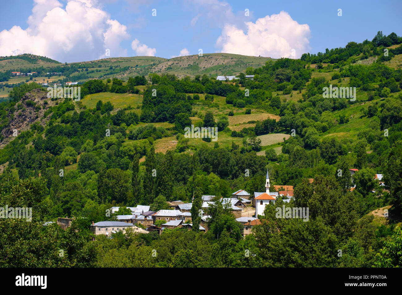 Villaggio Cernjeve, Korab-Koritnik natura park Park, Nord di Peshkopia, Qark Dibra, Albania Foto Stock