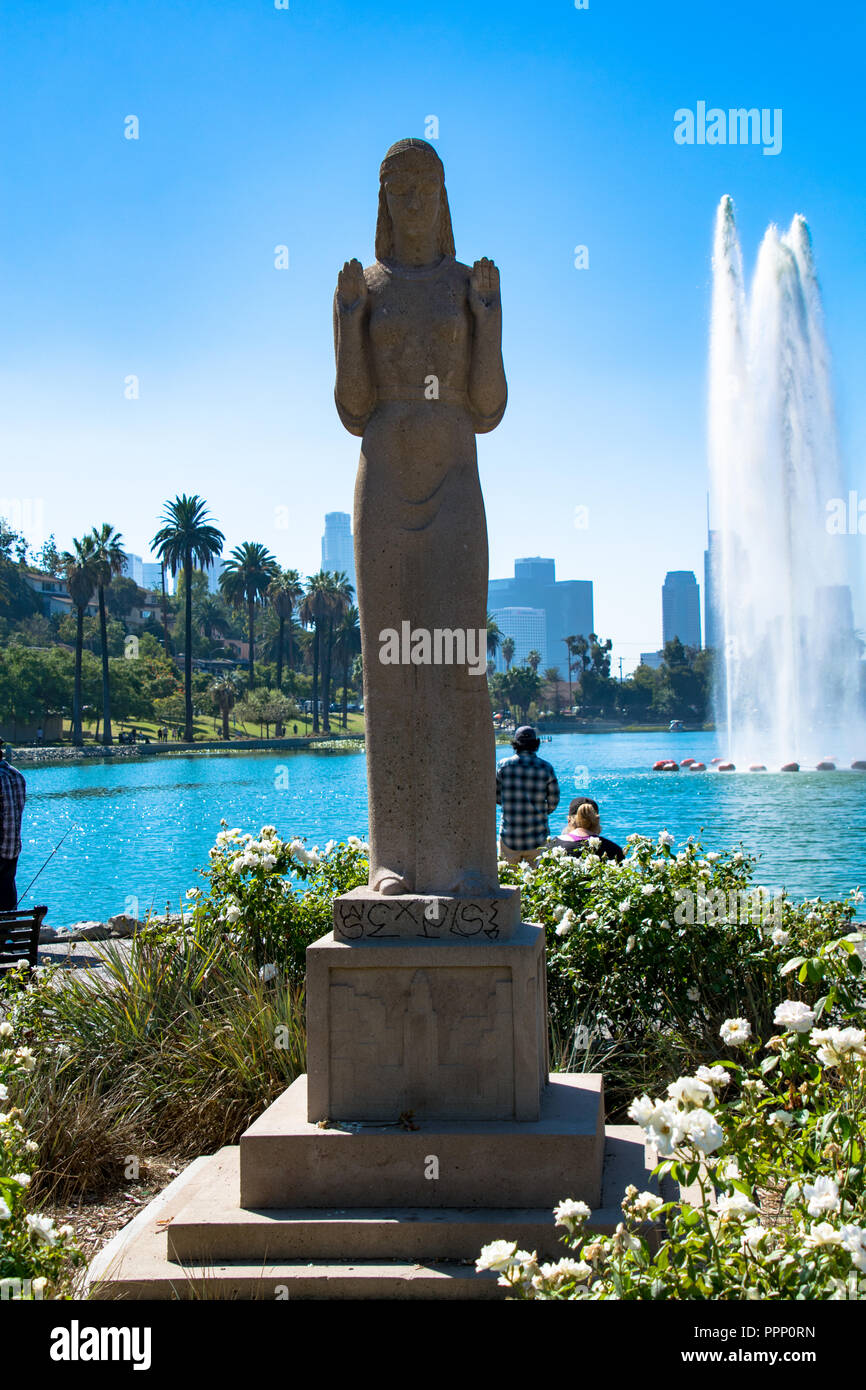 Signora del Lago statua in Echo Park, Los Angeles, California Foto Stock