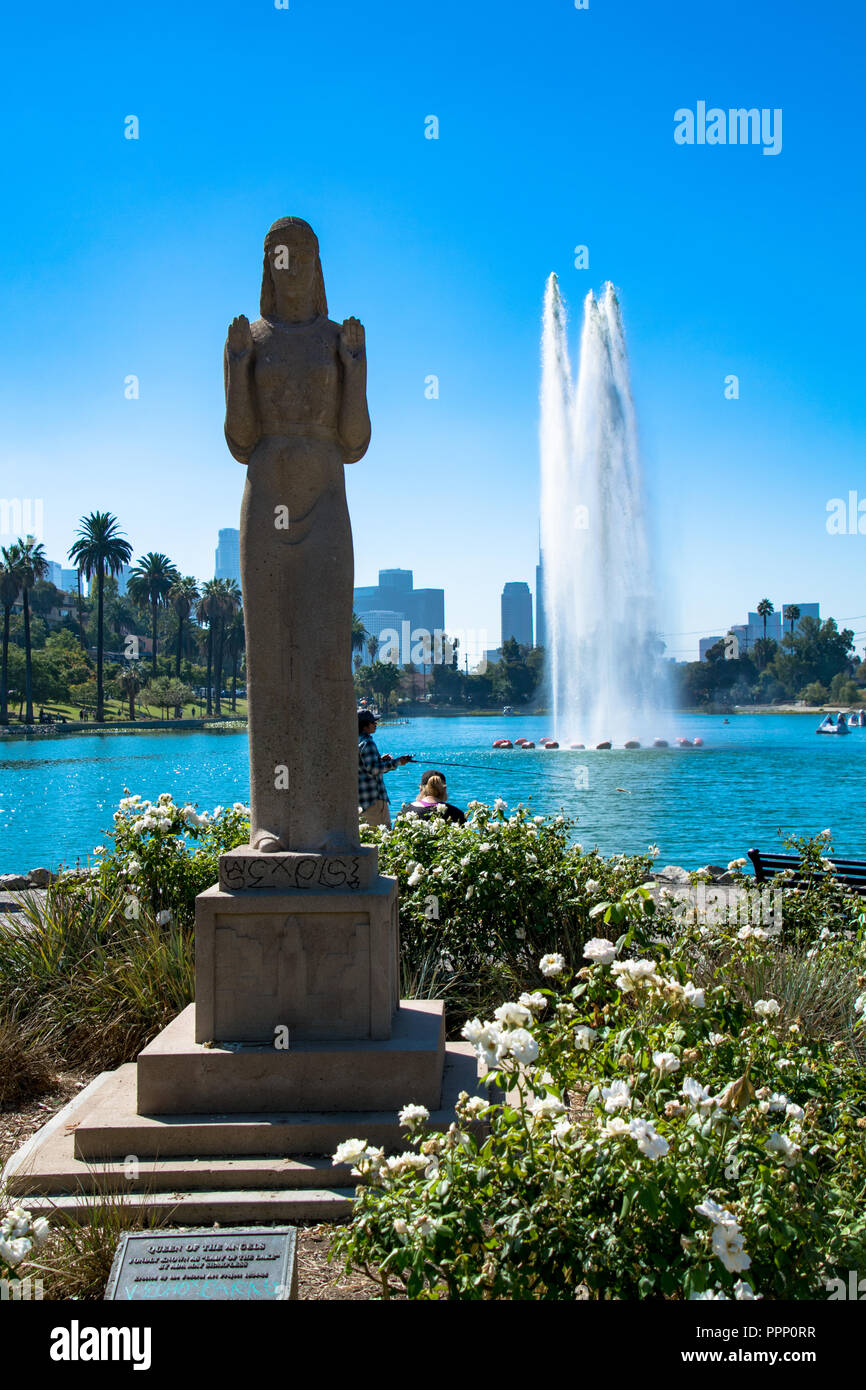 Signora del Lago statua in Echo Park, Los Angeles, California Foto Stock