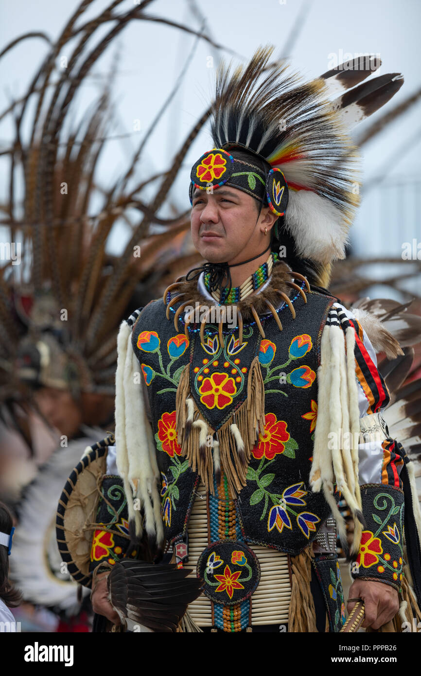 Abbigliamento nativo americano immagini e fotografie stock ad alta  risoluzione - Alamy