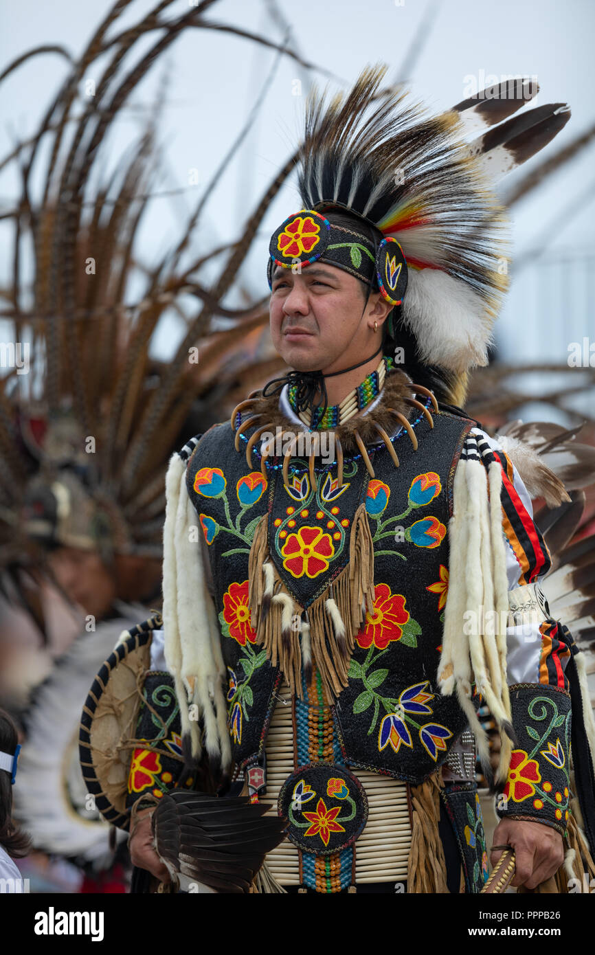 Native american clothing immagini e fotografie stock ad alta risoluzione -  Alamy