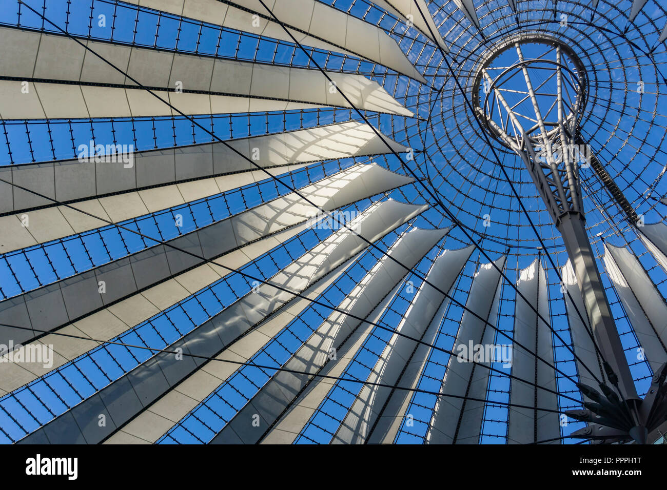 Berlino, Germania, Settembre 25, 2018: Full Frame Close-Up del tetto del Sony Centre di Berlino Foto Stock