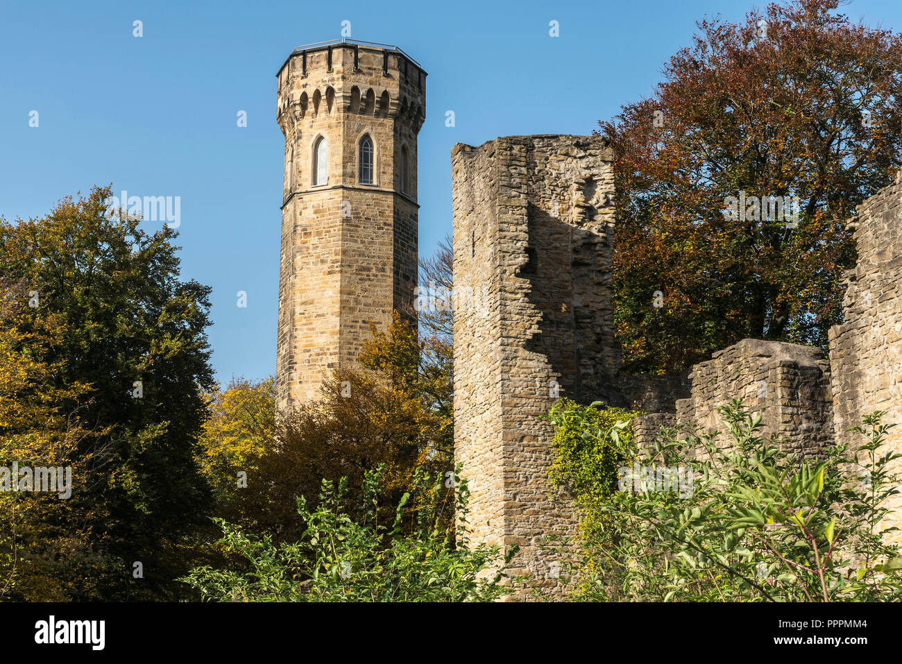 Vincketurm, castello rovina, Hohensyburg, Dortmund, distretto della Ruhr, Nord Reno-Westfalia, Germania Foto Stock