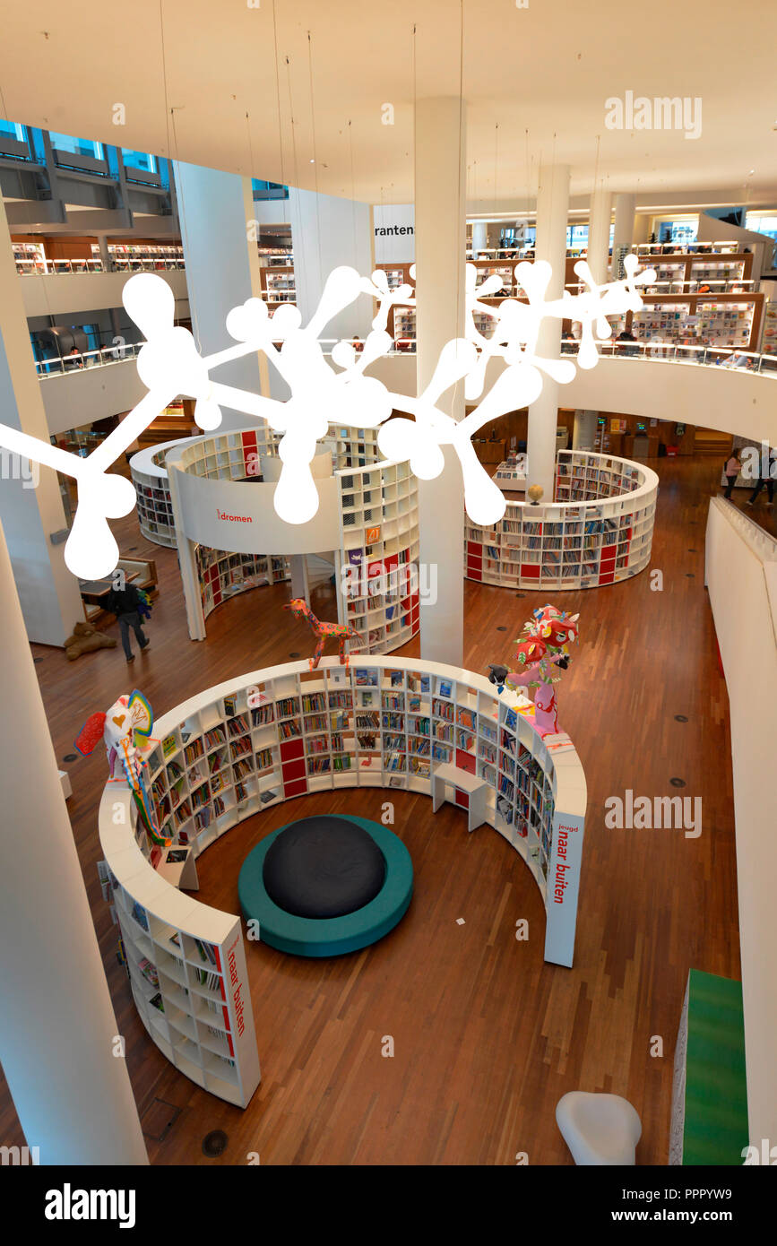Openbare Bibliotheek Amsterdam, Oosterdokskade, Amsterdam, Niederlande Foto Stock