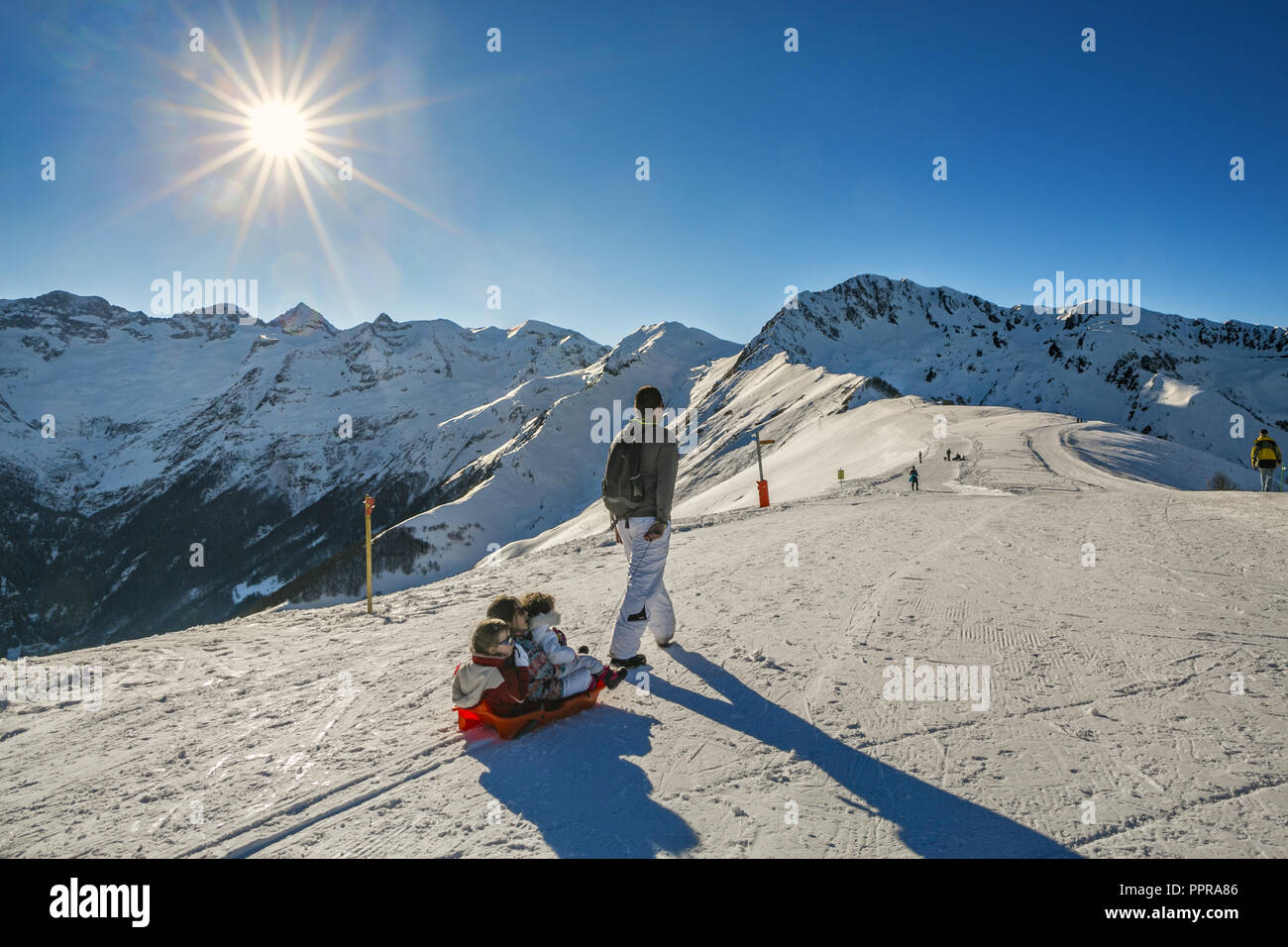 Luchon- Superbagneres ski resort. Bagneres de Luchon. Haute-Garonne. Midi Pirenei. La Francia. Foto Stock