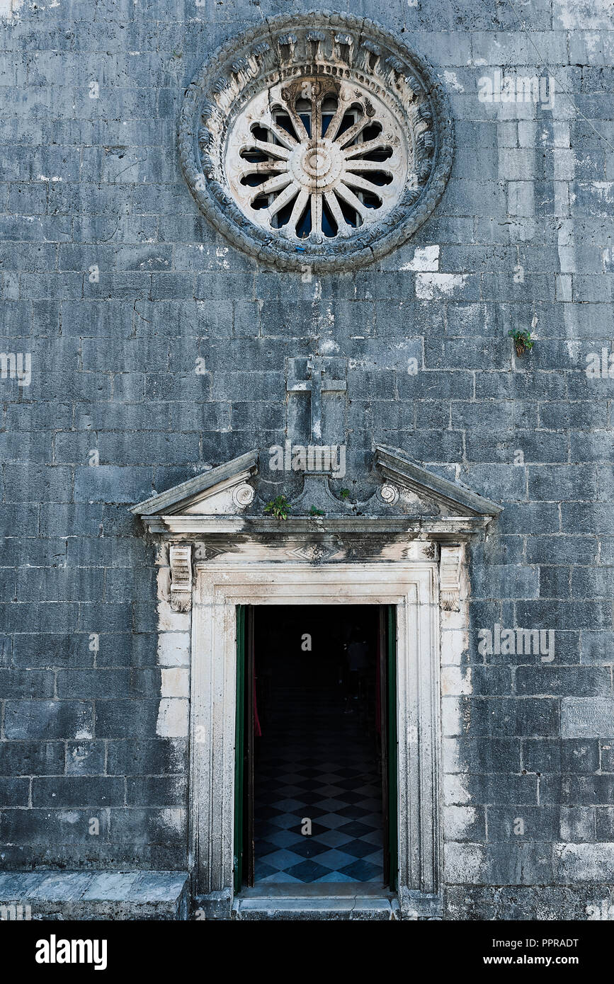 San Nicola ingresso della chiesa Perast, Montenegro. Foto Stock