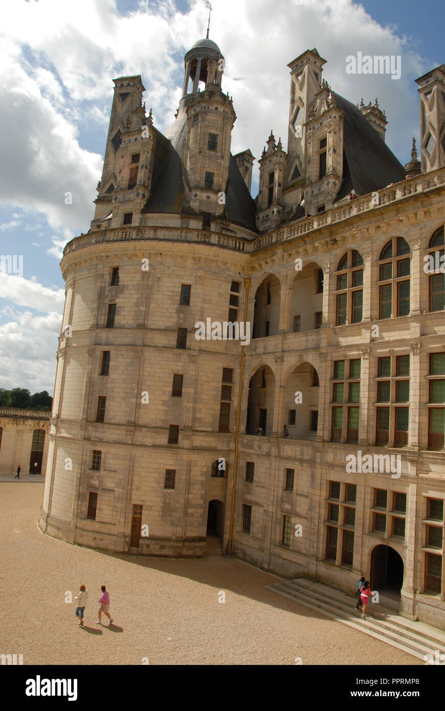 All'interno del cortile del Royal Chateau de Chambord nella Val de Loire (Valle della Loira in Francia. Il castello è uno dei più riconoscibili chat Foto Stock