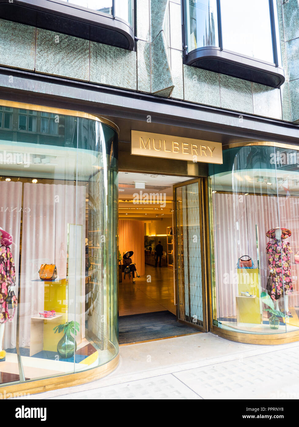 Shop ingresso, Mulberry UK flagship store di New Bond Street a Londra, Inghilterra, Regno Unito, GB. Foto Stock
