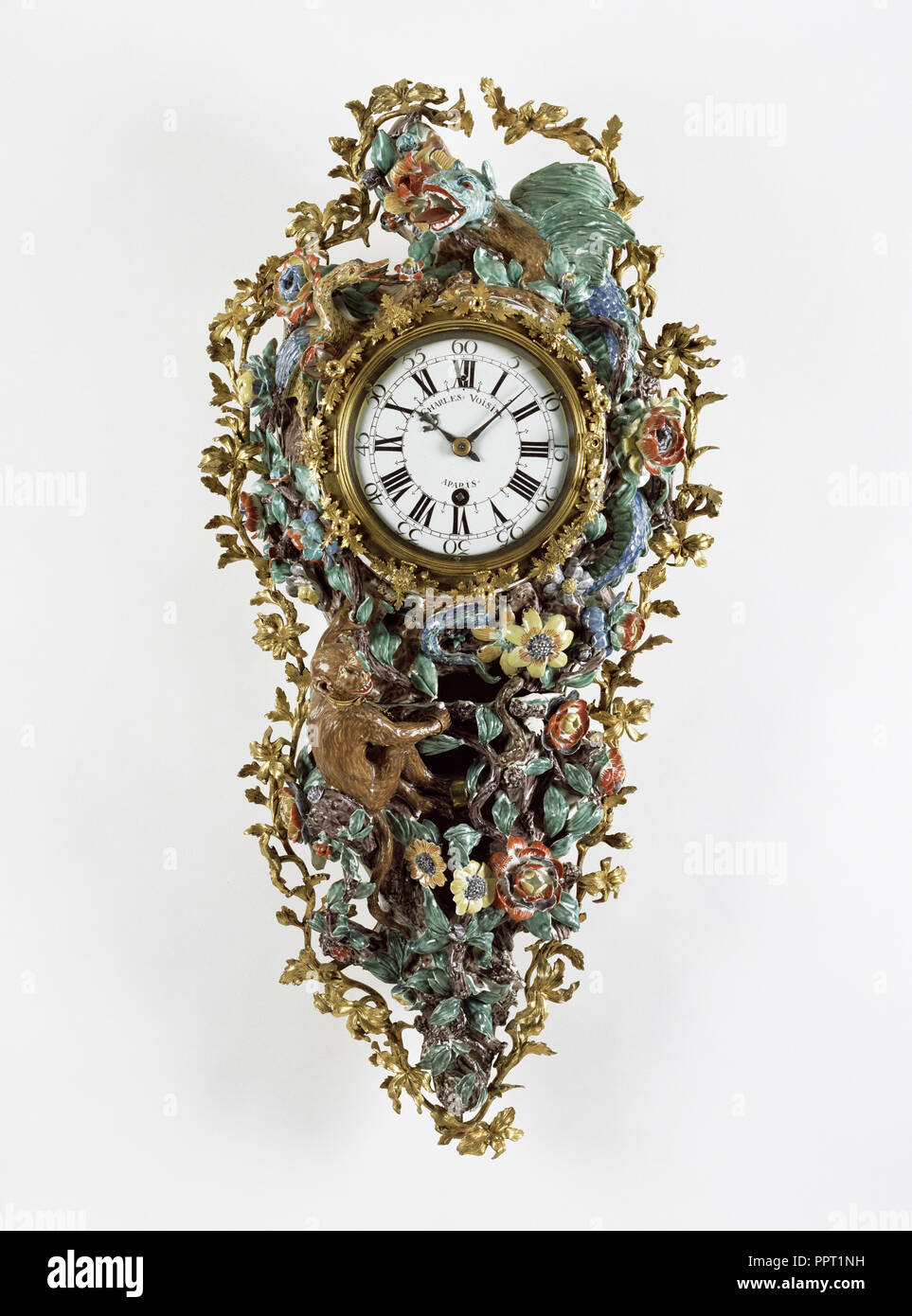 Orologio da parete, Pendule d'alcova, Movimento di orologio da Charles Voisin, francese, 1685 - 1761, master 1710), porcellana Chantilly Foto Stock