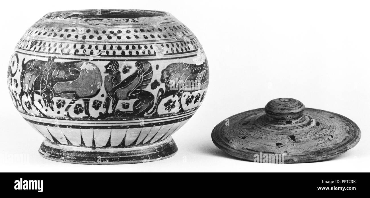 Pyxis corinzio; Grecia, Corinto, circa 575 B.C; cotto; 9,5 cm, 3 3,4 A Foto Stock