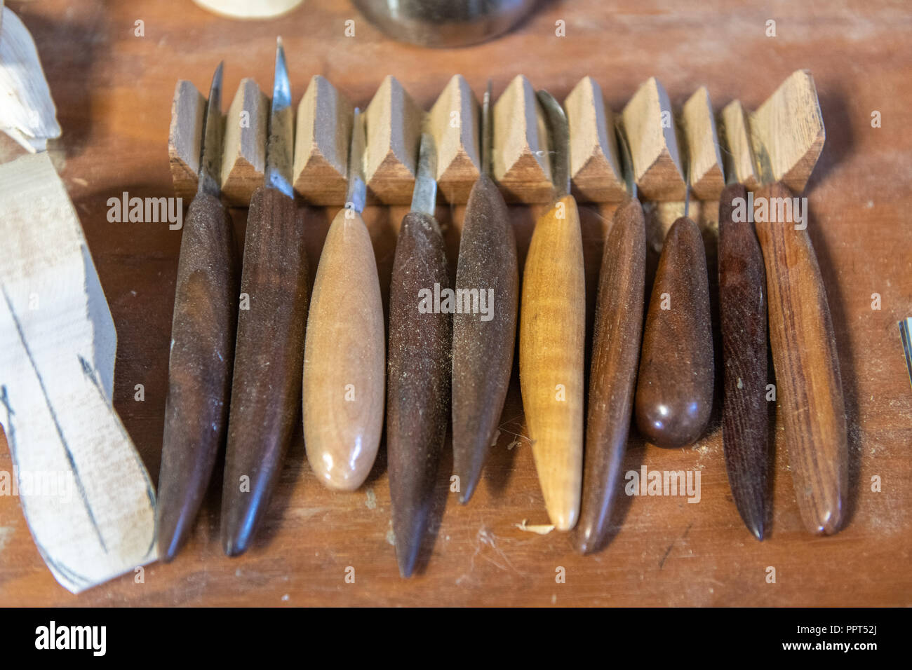 Intaglio del legno coltelli per decoy carving Foto stock - Alamy
