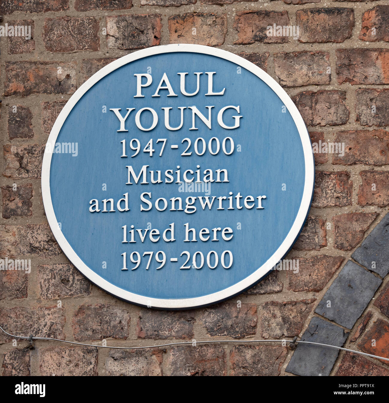 Blu Commemorative Plaque per Paolo giovane musicista e compositore visse qui a 63 Hale Road, Altrincham, Trafford, Greater Manchester, Inghilterra, Regno Unito Foto Stock