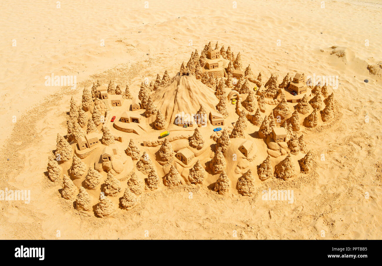 La scultura di sabbia su Corralejo Beach in Fuerteventura Foto Stock