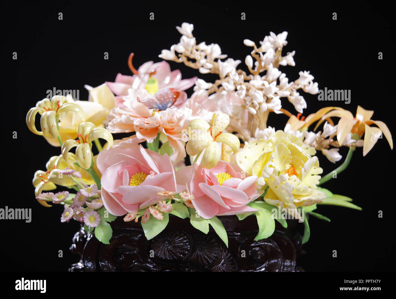 Yangxin, Yangxin, Cina. Il 27 settembre, 2018. Yangxin, CINA-squisite opere d'arte di osso bovino carving è realizzato dall'artista folk Zhao Xidong in Yangxin, est Chinaââ'¬â"¢s Provincia di Shandong. Credito: SIPA Asia/ZUMA filo/Alamy Live News Foto Stock Yangxin, Yangxin, Cina. Il 27 settembre, 2018. Yangxin, CINA-squisite opere d'arte di osso bovino carving è realizzato dall'artista folk Zhao Xidong in Yangxin, est Chinaââ'¬â"¢s Provincia di Shandong. Credito: SIPA Asia/ZUMA filo/Alamy Live News Foto Stock