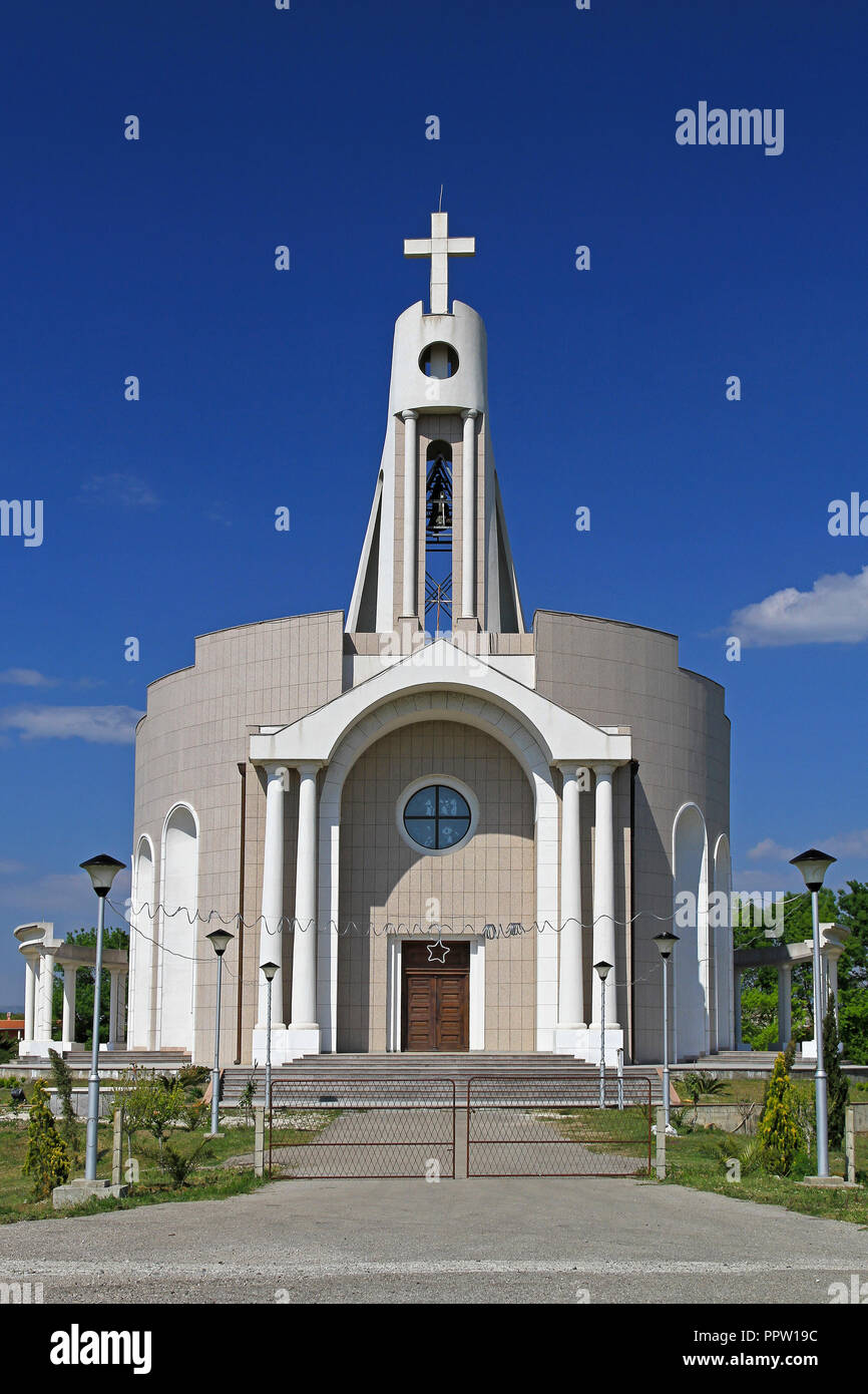 Nuovo albanese chiesa cattolica in Donji Stroj Foto Stock