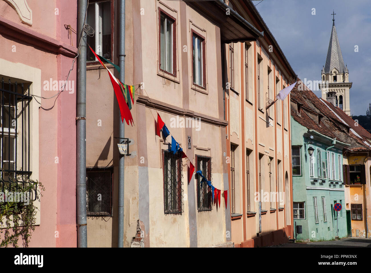 Case nella città vecchia di Sighisoara, Romania Foto Stock