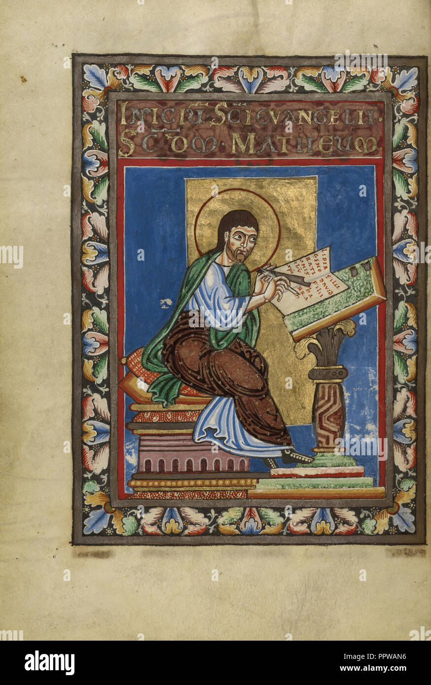San Matteo; Helmarshausen, Germania; circa 1120 - 1140; tempere, oro e argento su pergamena; foglia: 22,9 × 16,5 cm Foto Stock