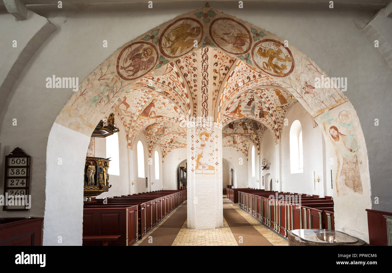 Gli affreschi della navata centrale della Chiesa Fanefjord, dal Maestro Elmelunde Foto Stock