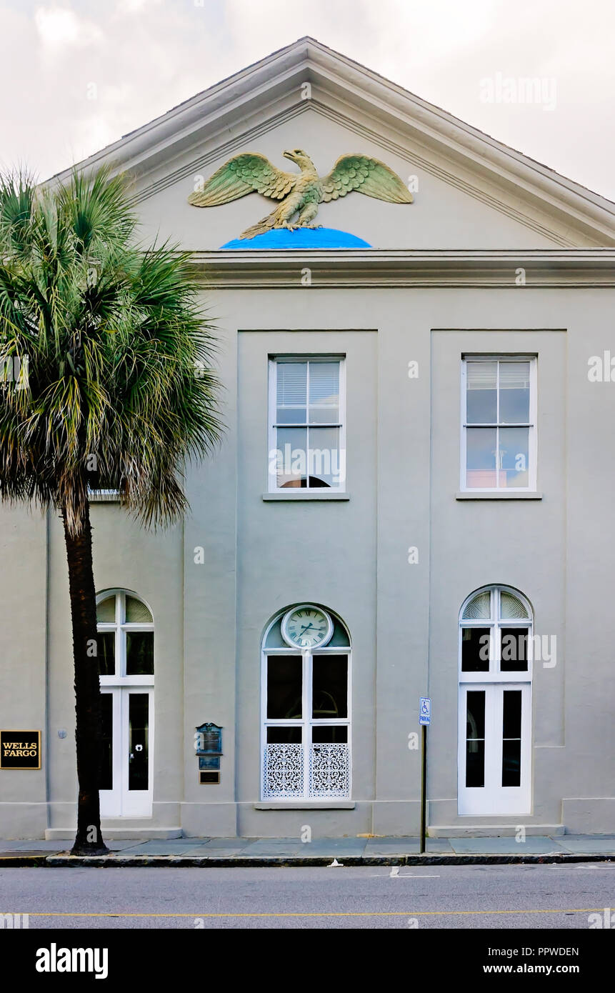 Wells Fargo Bank è raffigurato, 5 aprile 2015, a Charleston, Carolina del Sud. La banca si trova su Broad Street, è stata fondata nel 1817. Foto Stock