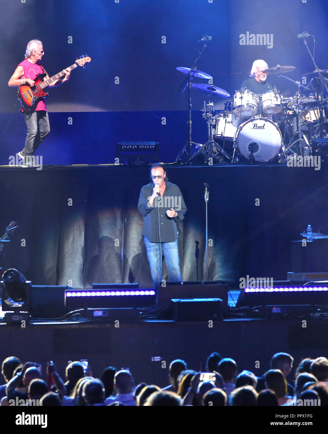 Verona VR, Italia - 23 Settembre 2018: concerto dal vivo a Verona Arena di Antonello Venditti un cantautore e musicista Foto Stock