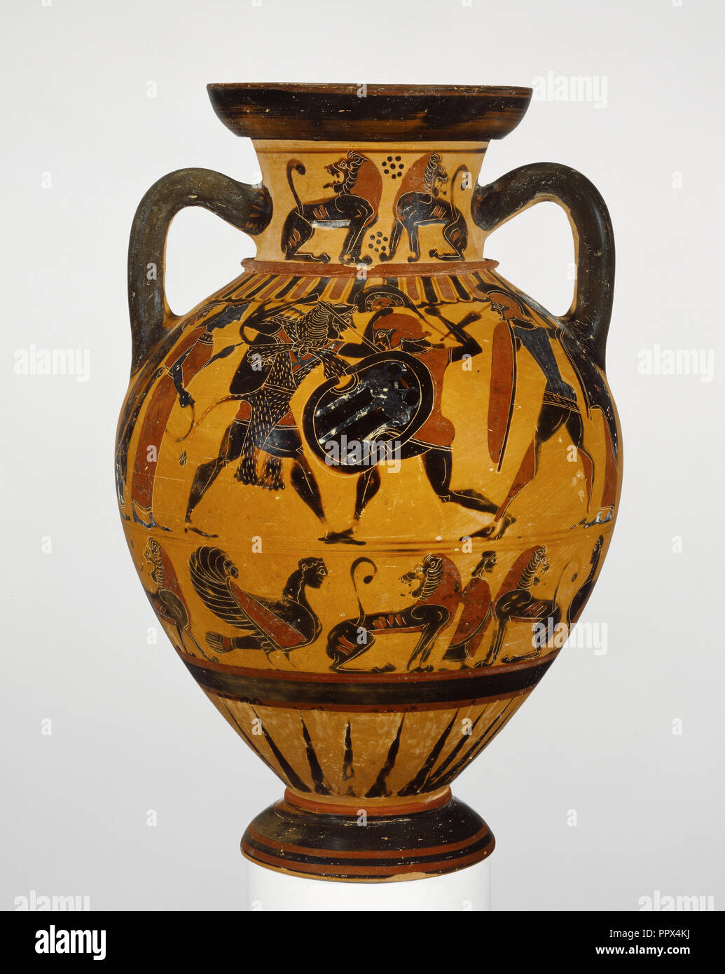 Storage Jar con Eracle combattendo Kyknos; EUBEA, GRECIA; circa 570 - 560 B.C; cotto; 35,8 × 23,8 cm, 14 1,8 × 9 3,8 A Foto Stock
