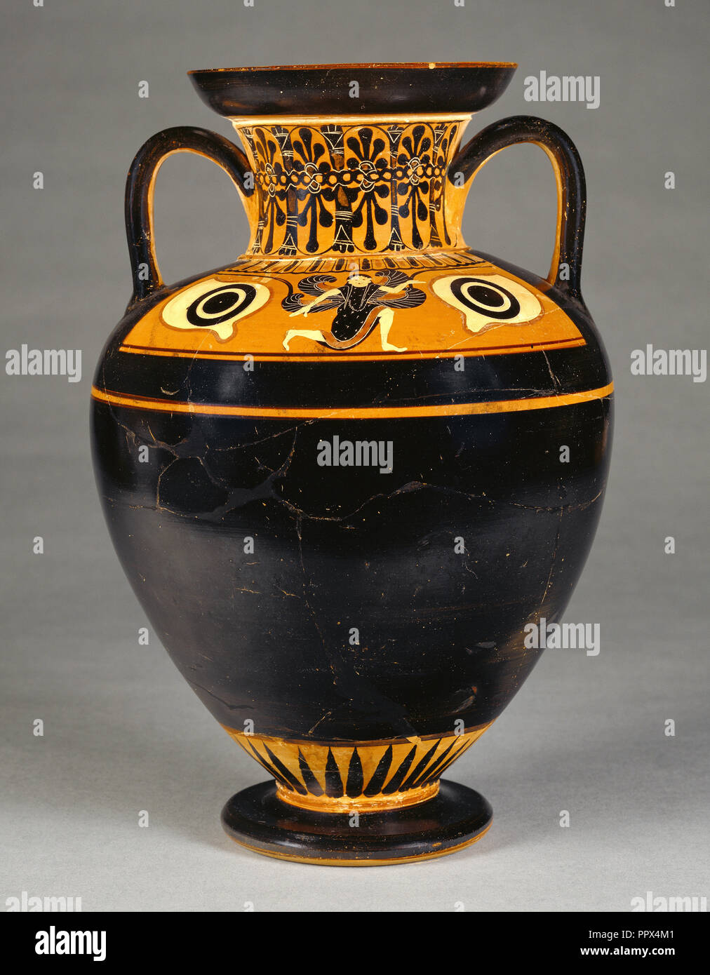 Vaso di storage con Medusa, attribuita alla classe di anfore di collo con la spalla foto; Atene, Grecia; circa 530 - 520 A.C. Foto Stock