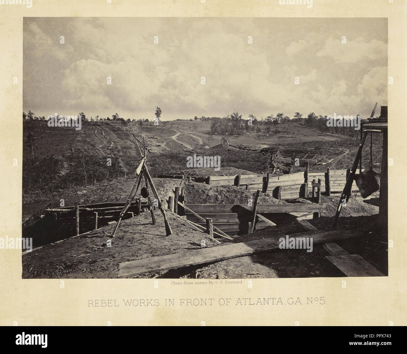Opere di ribelli nella parte anteriore di Atlanta, Ga. No. 5; George N. Barnard, americano, 1819 - 1902, Atlanta, Georgia, Stati Uniti; 1864 Foto Stock