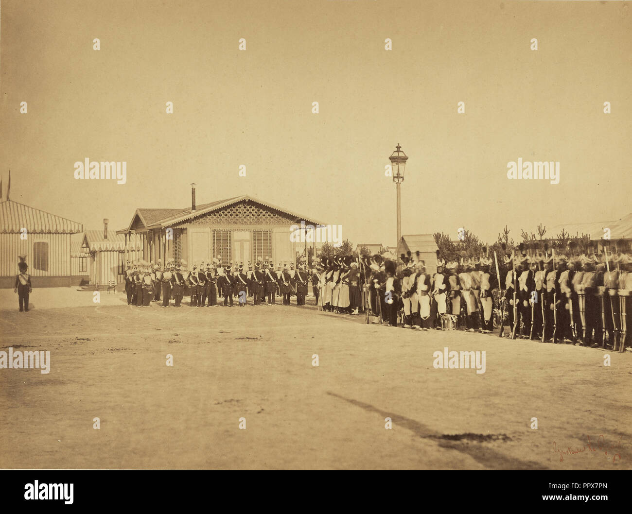 Lineup militare, Camp de Chalons; Gustave Le Gray, francese, 1820 - 1884, Chalons, Francia; 1857; albume silver stampa Foto Stock