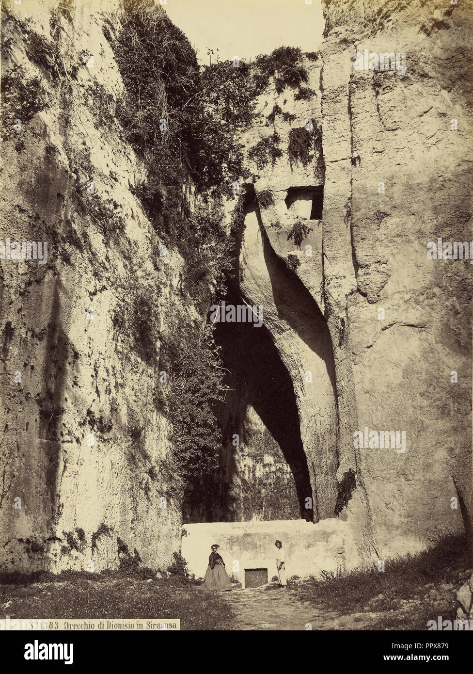 Orecchiodi Dionisio a Siracusa; 1860 - 1869; albume silver stampa Foto Stock